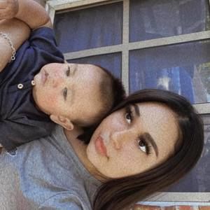 Meet your Posher, Estefanie